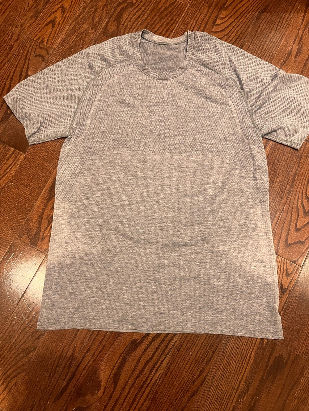 lululemon athletica Men’s Short Sleeve Tee - Light Gray size Medium